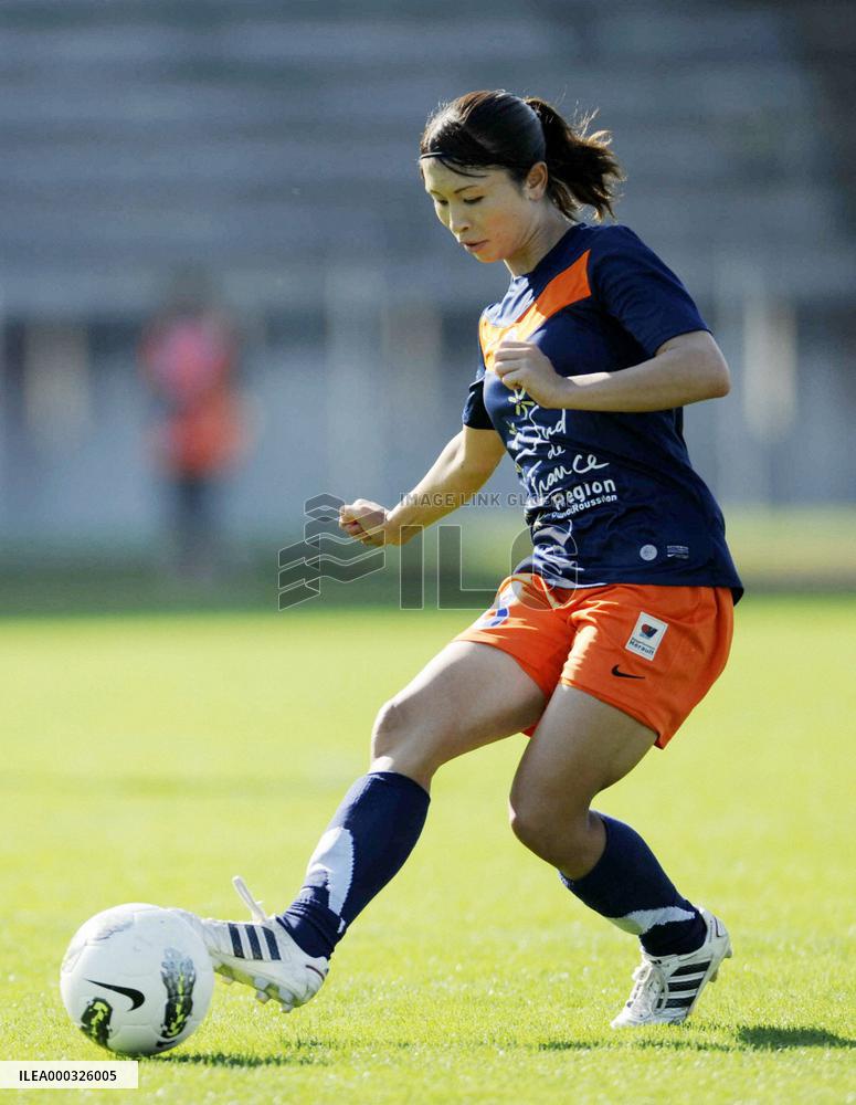 Sameshima at French women's soccer