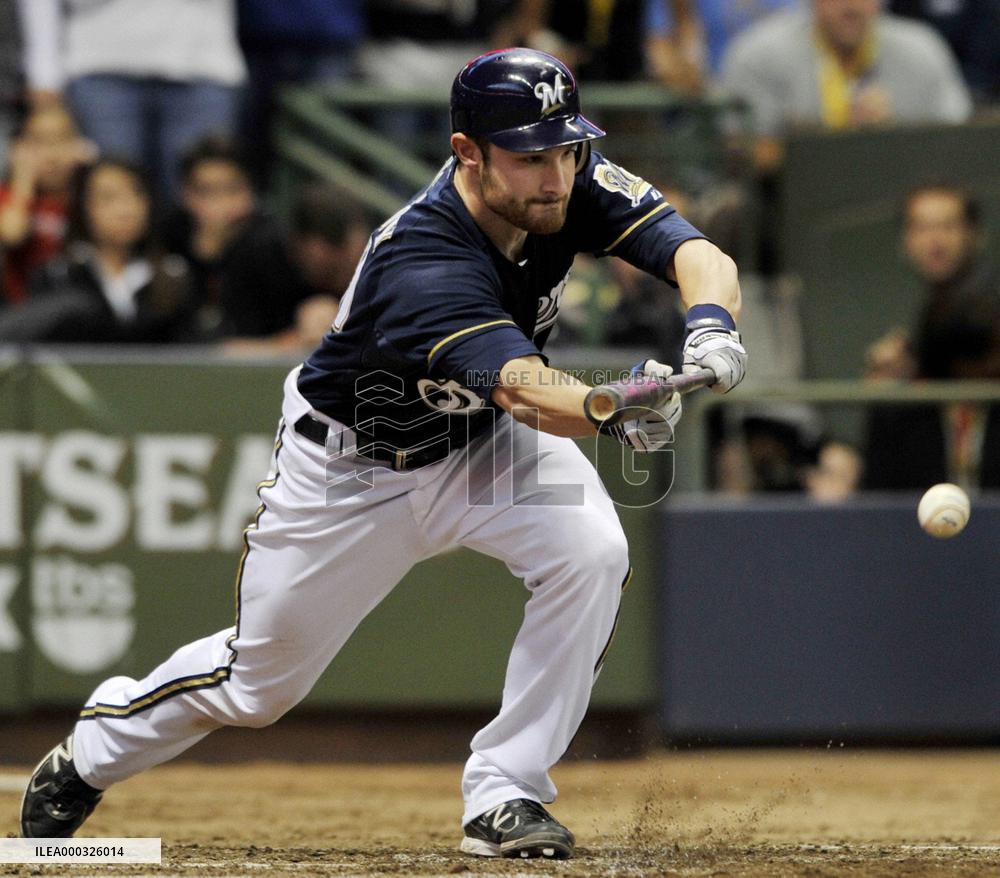 Brewers take 2-0 lead over D-backs