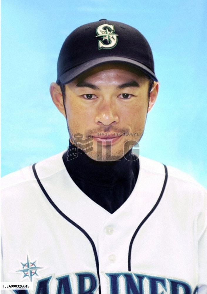 Ichiro wins 10th consecutive Gold Glove award