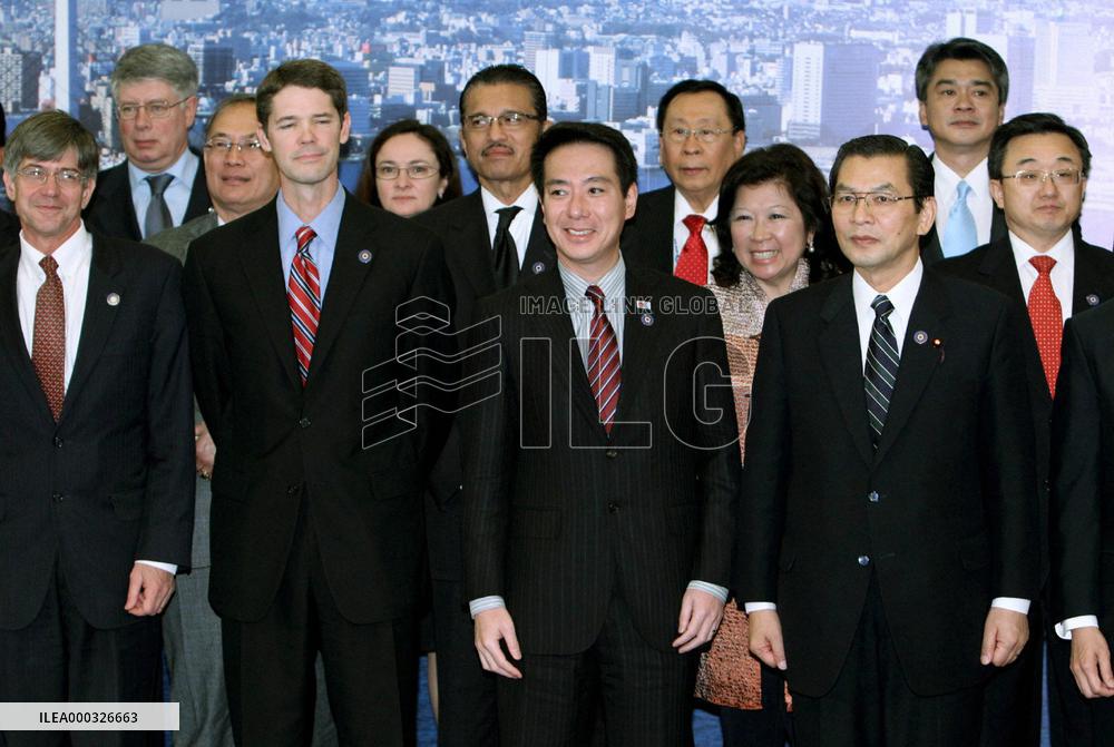 APEC ministers gather in Yokohama