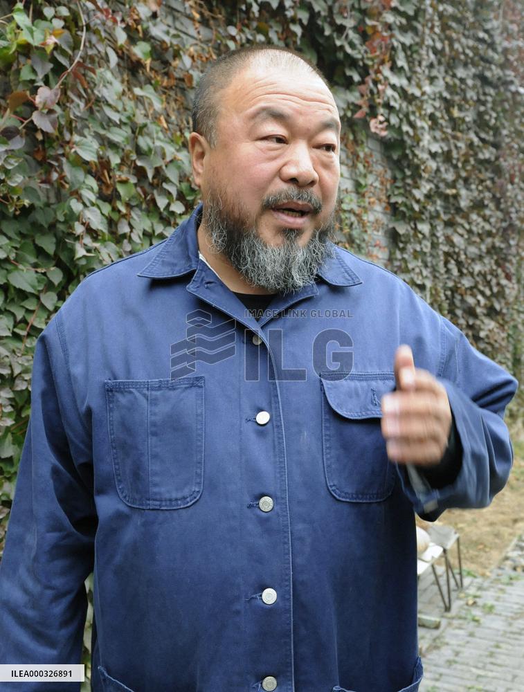 China artist Ai Weiwei hit with $2.4 mil. tax bill
