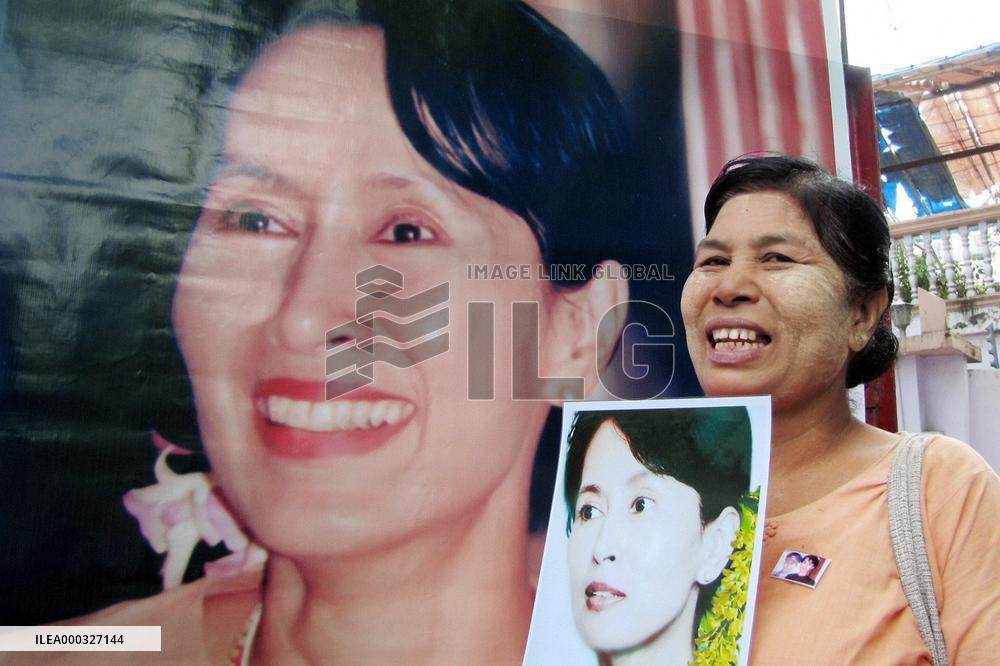 Myanmar's Suu Kyi freed after 7 years' house arrest