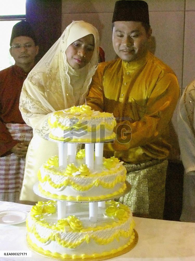 'Obedient Wives Club' in Malaysia