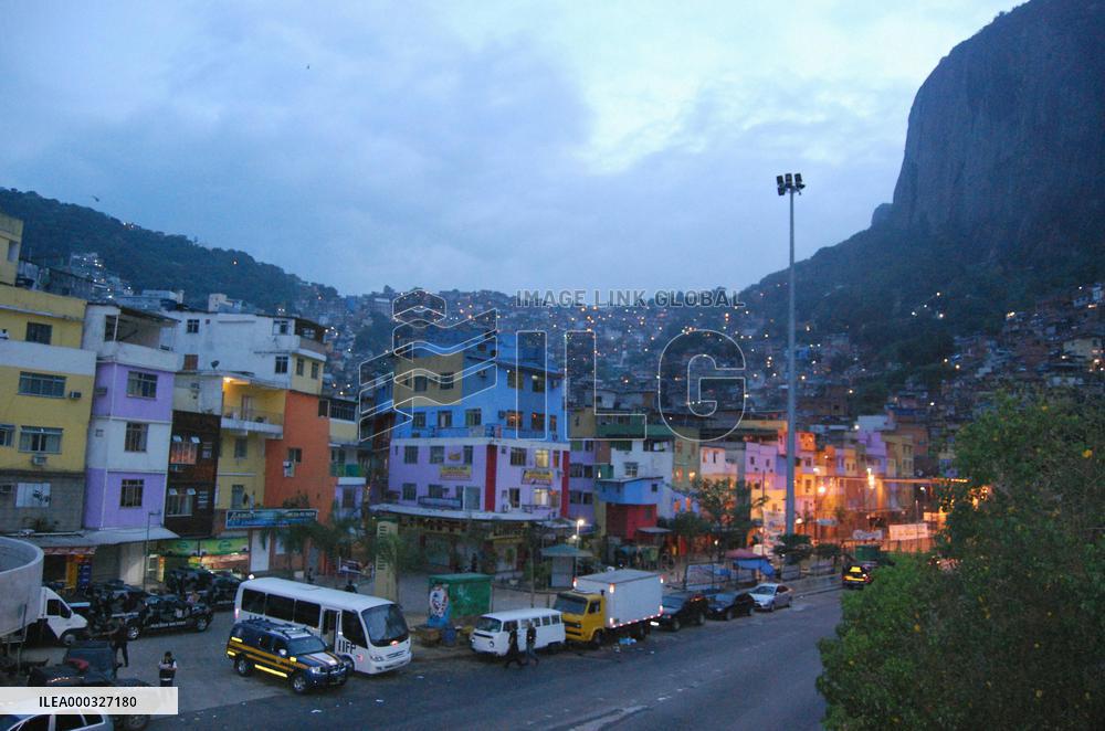 Brazil overpowers Rio slum
