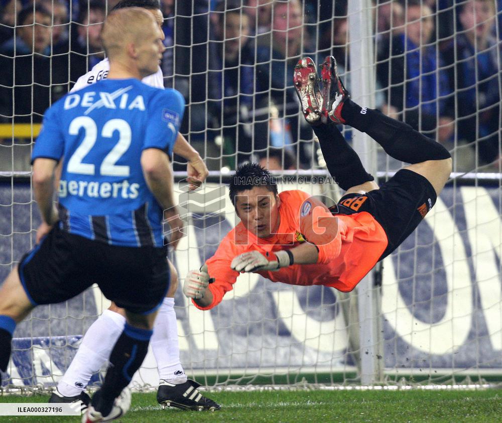 Lierse's Kawashima play against Brugge