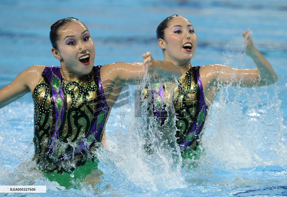 Japan takes silver in synchro duet