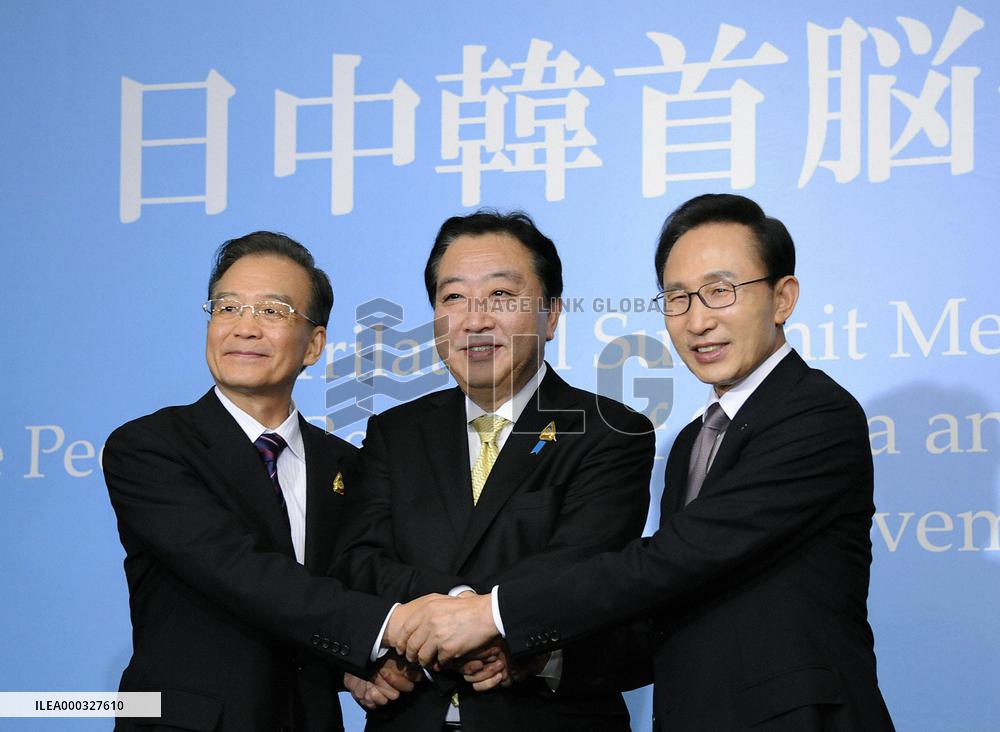 Japan, China, S. Korea leaders