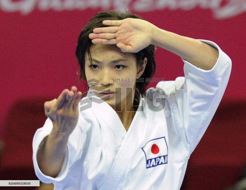 Usami wins gold in women's karate kata
