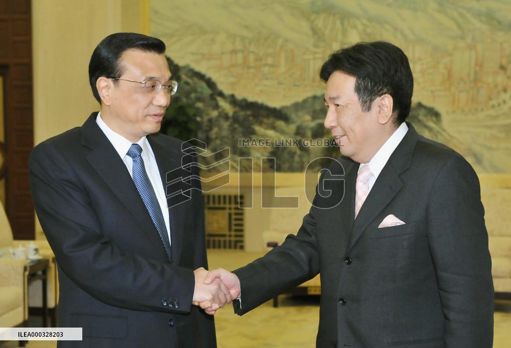 Japanese trade minister Edano, China's Li hold talks
