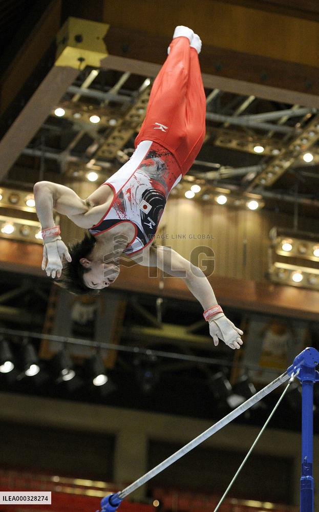 Uchimura takes 1st World Cup title