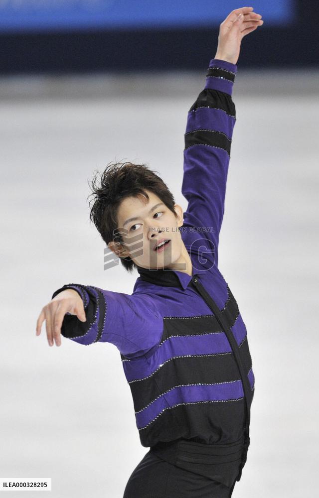 Kozuka wins Trophee Bompard