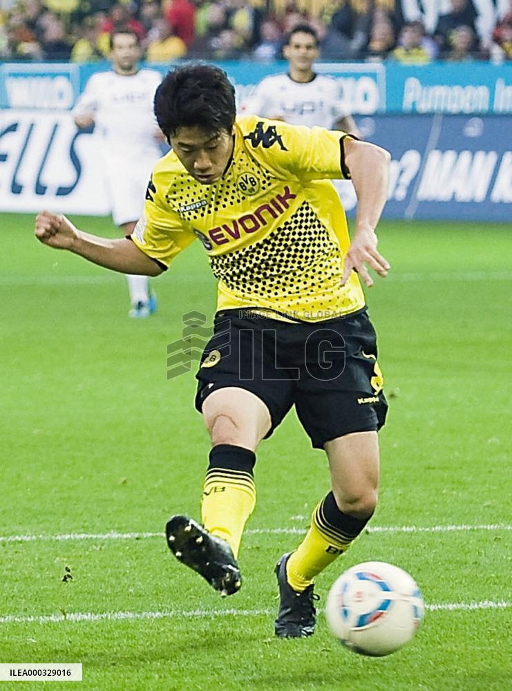 Kagawa scores, adds 2 assists vs Wolfsburg