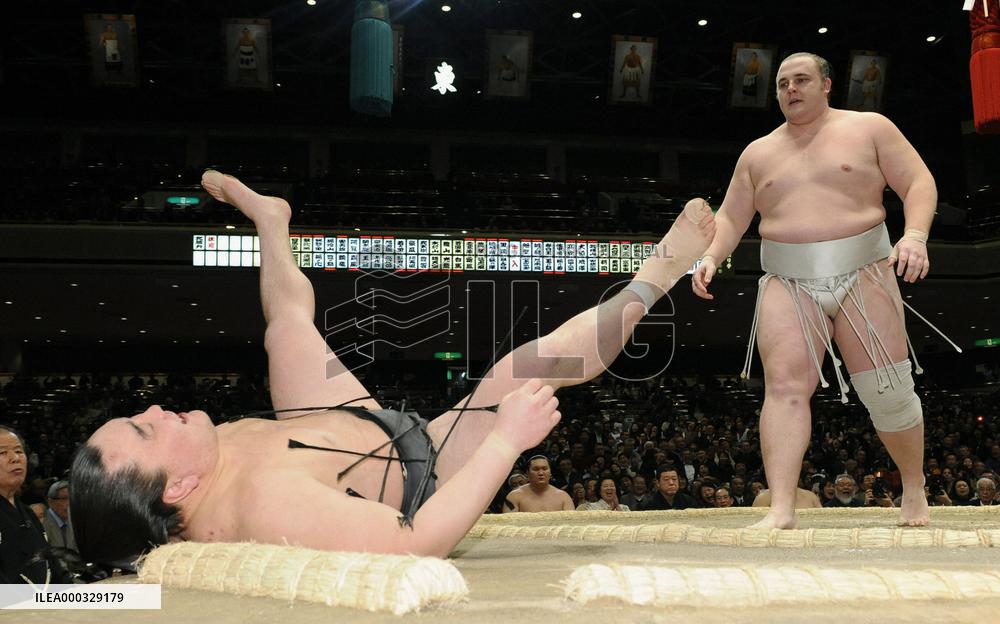 Baruto defeats Harumafuji