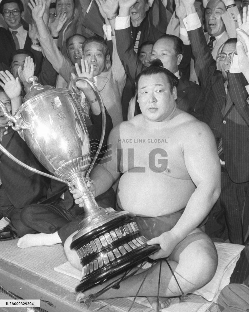 Sumo elder Naruto, ex-yokozuna Takanosato, dies