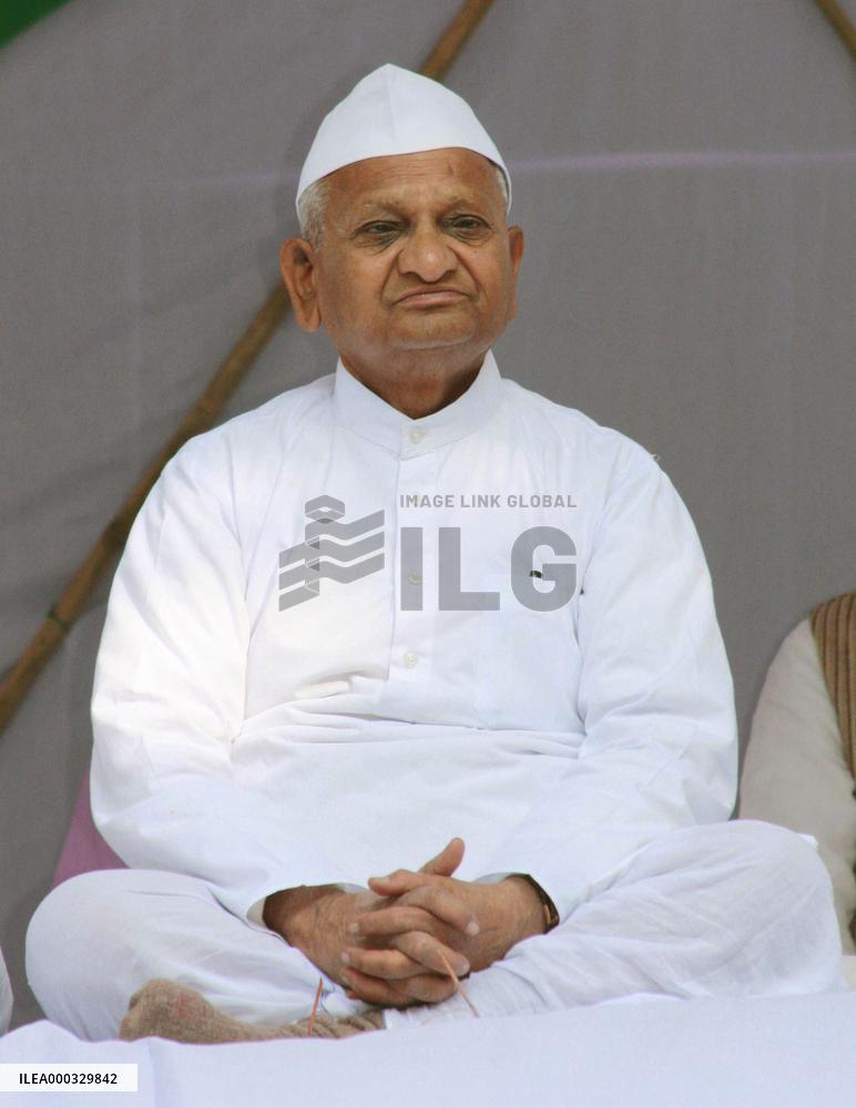 India's anti-graft crusader begins to fast again