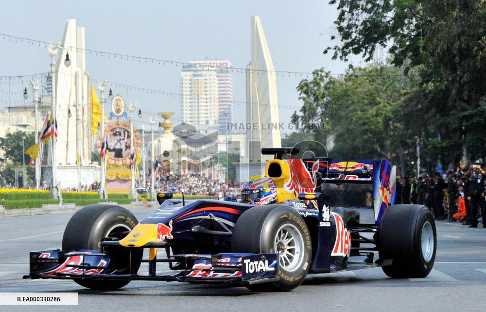 Thailand holds F1 event to celebrate king's birthday
