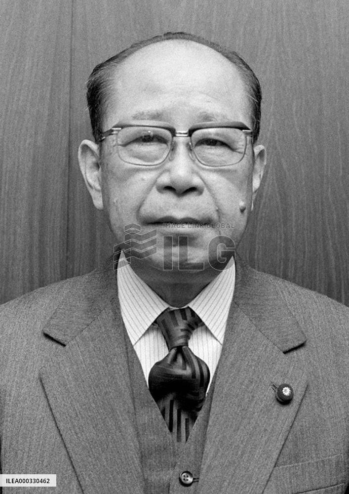 Gov't lied about Japan-U.S. nuclear pact: ex-diplomat