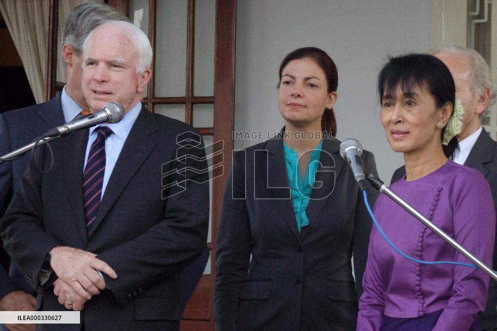 U.S. senator McCain visits Myanmar