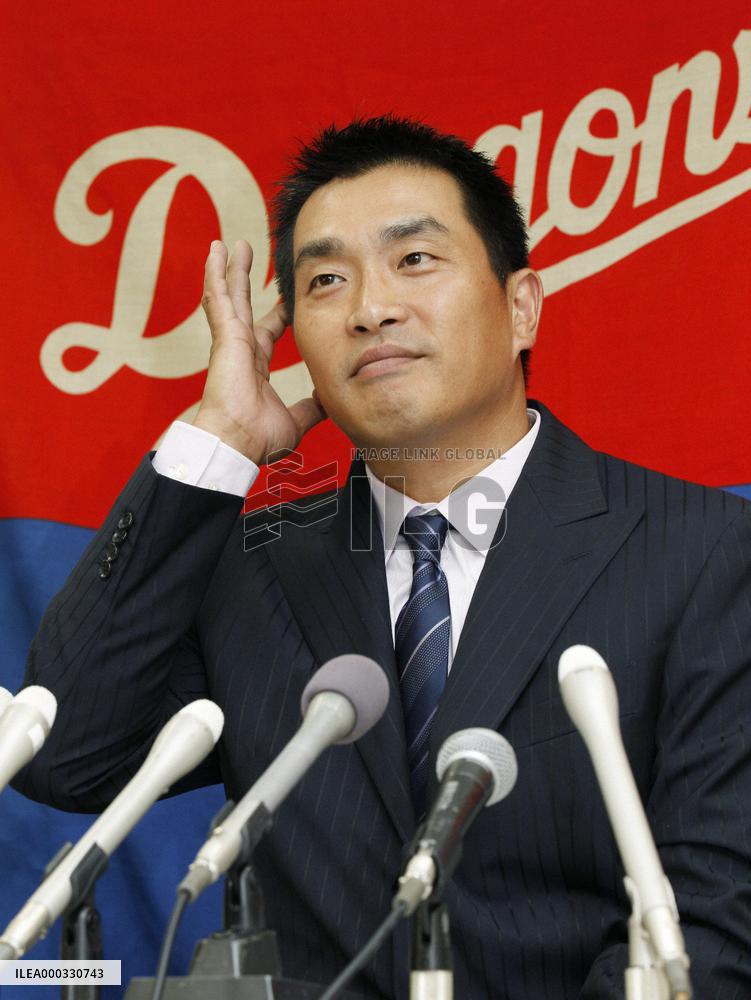 45-yr-old Yamamoto re-signs with Dragons