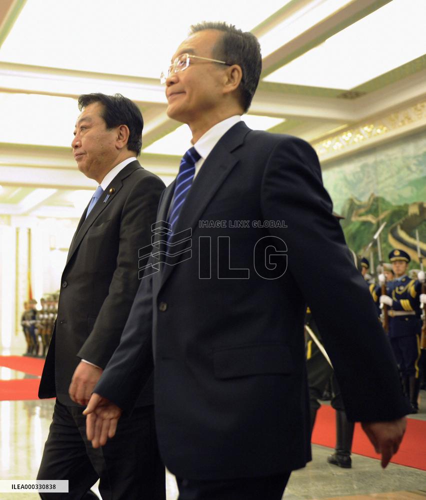 Japan PM Noda, China's Wen in Beijing