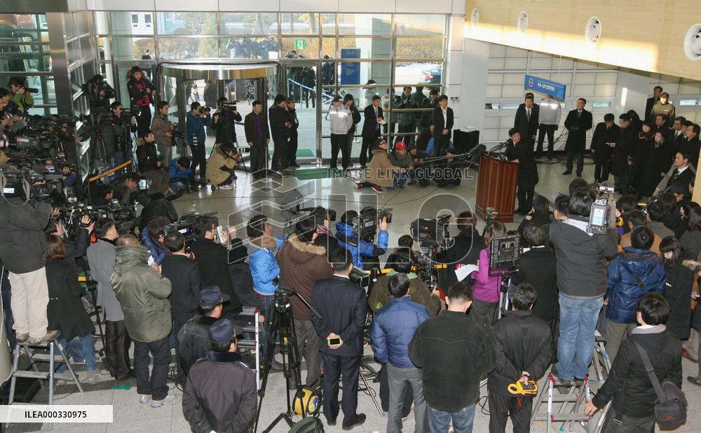 S. Korea's private condolence delegation returns from N. Korea