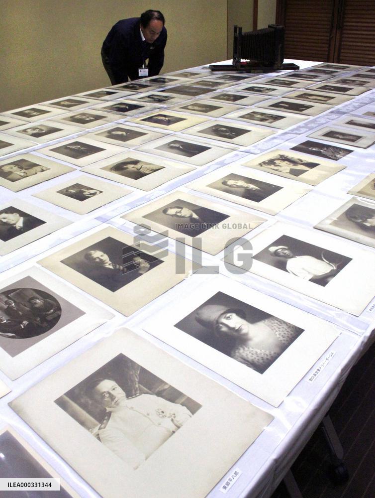 Photographer Hori's works disclosed to media
