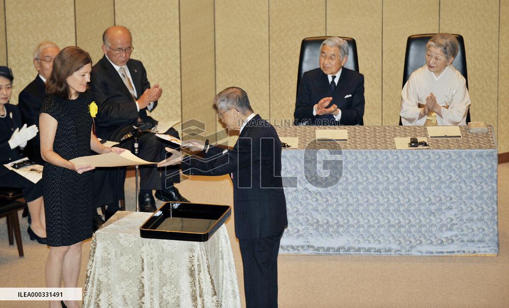 American researcher receives Japan's Int'l Prize for Biology