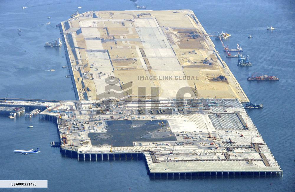 Haneda airport new runway under construction