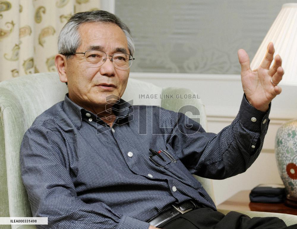 Negishi in Stockholm for Nobel Prize ceremony