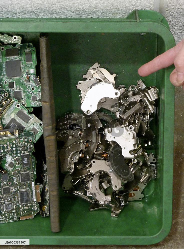 Hitachi develops technology to recycle rare earths