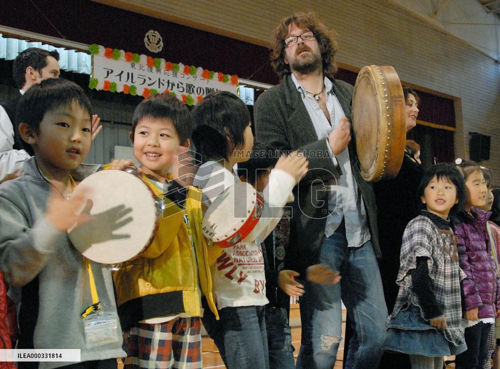 Irish singer O Maonlai in Fukushima
