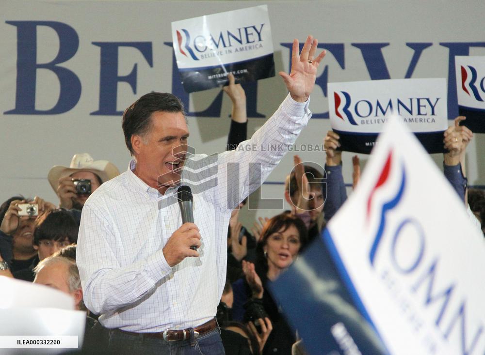 Day before GOP's Iowa caucuses