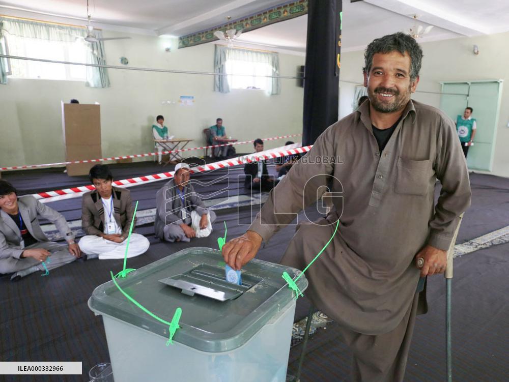 Presidential election runoff in Afghanistan