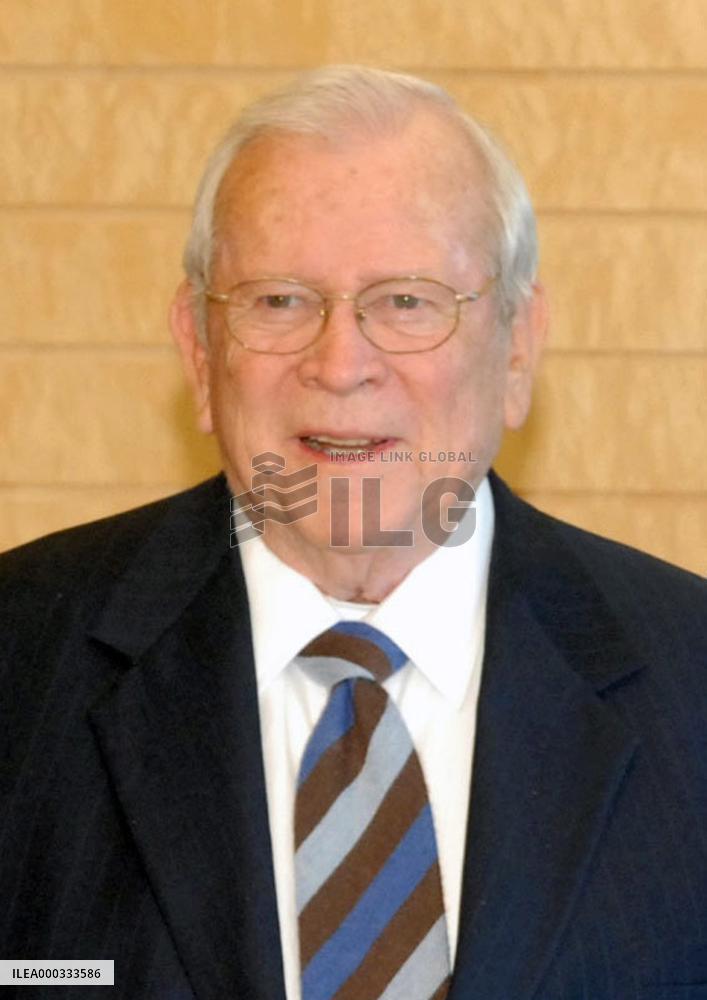 Ex-U.S. envoy to Japan Baker dies