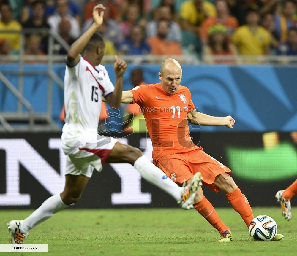 Netherlands beat Costa Rica to advance to World Cup semifinals