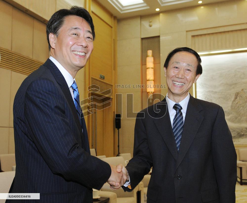 Japanese opposition leader urged Beijing to meet with Abe