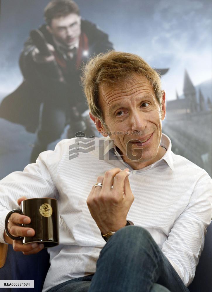 USJ's CEO talks about biz plan at interview