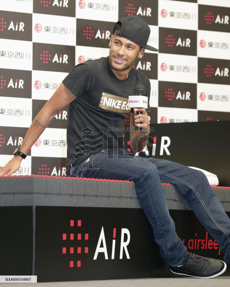 Neymar says broken vertebra is recovering