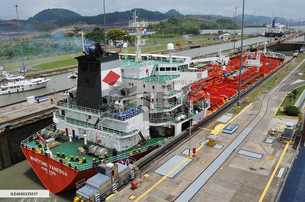 Vessel passes through Panama Canal