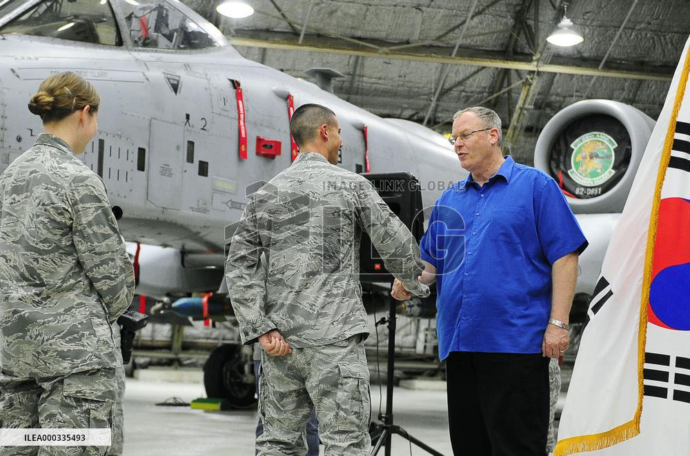U.S. defense official encourages soldiers in S. Korea