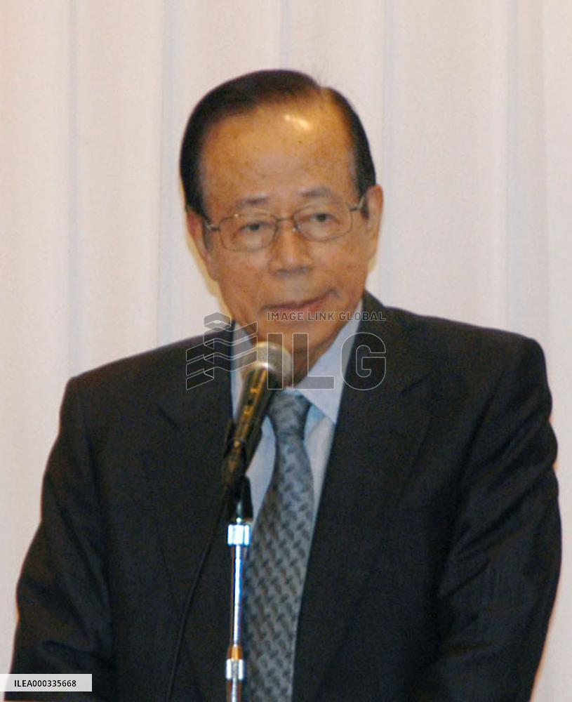 Ex-PM Fukuda meets with Chinese President Xi in Beijing