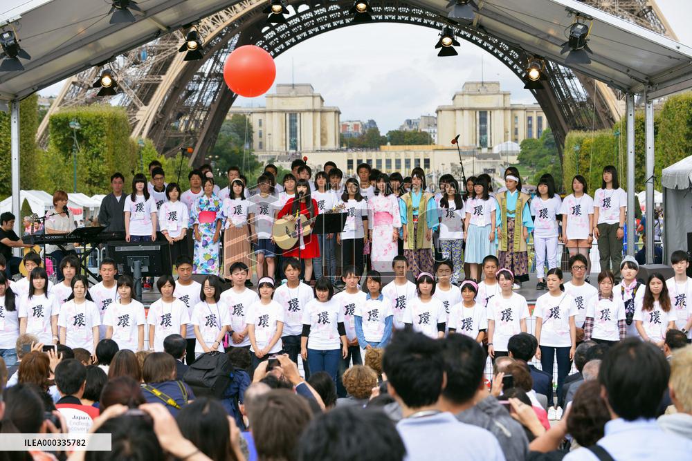 Tohoku students sing in opening ceremony of event in Paris