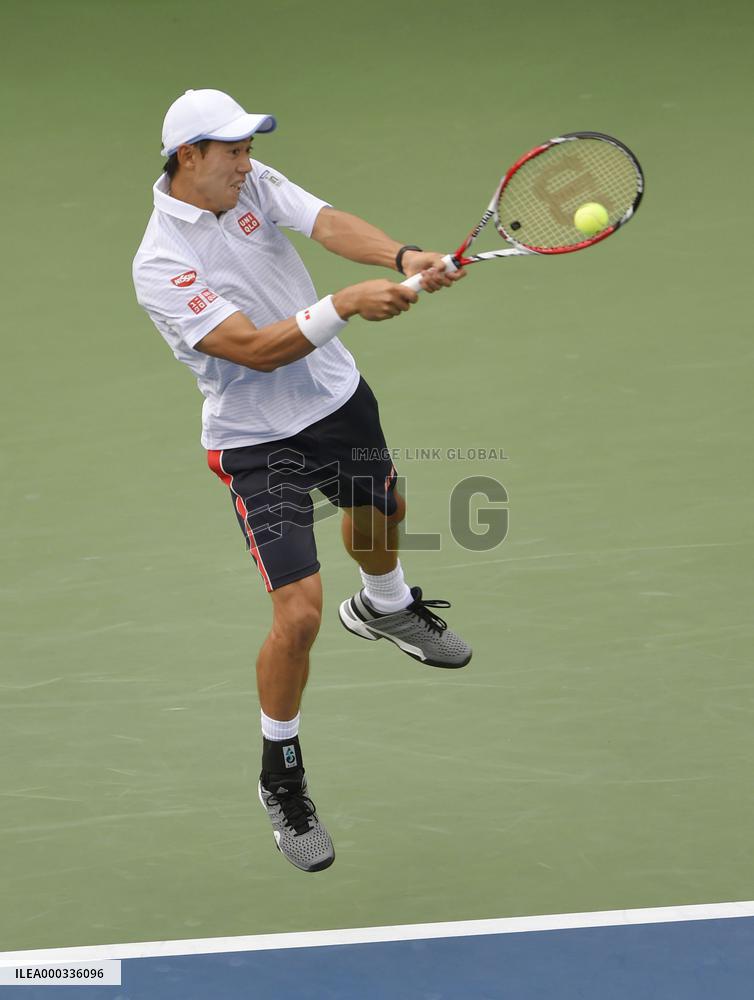 Uniqlo operator to offer 100 mil. yen bonus to Nishikori
