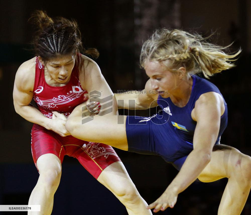 Yoshida wins gold in women's 53-kg wrestling