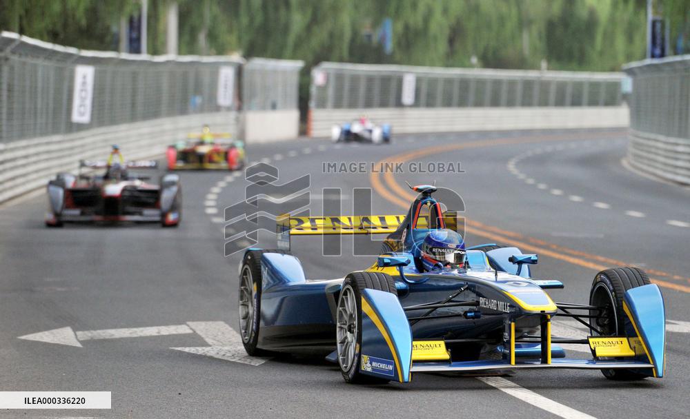 World's 1st Formula E season begins in Beijing