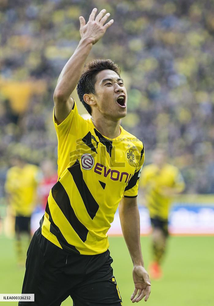 Kagawa scores on return to Dortmund