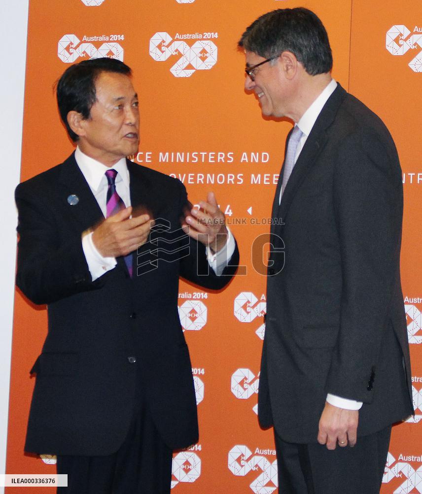 Aso, Lew agree Japan, U.S. should take lead in global recovery