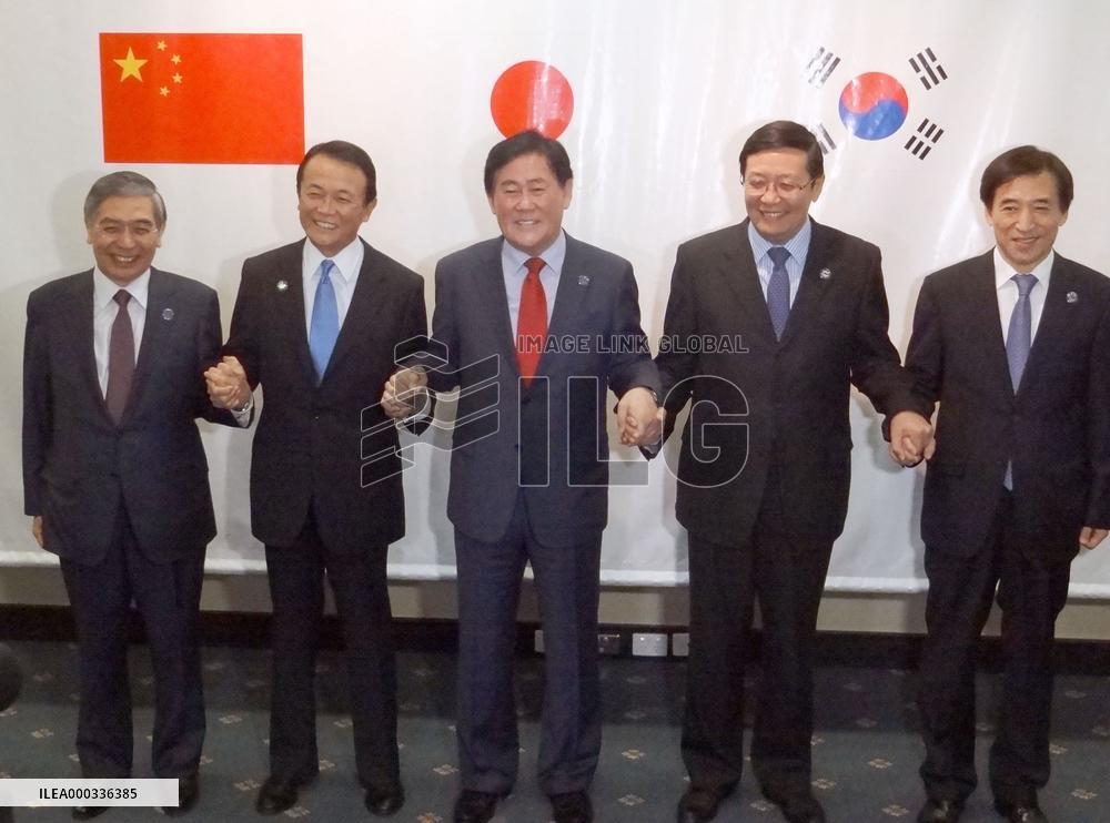 Japan, China, S. Korea finance chiefs hold 3-way meet