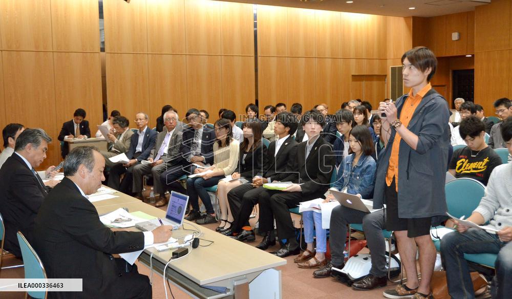Tokyo Olympics organizers, students compare notes
