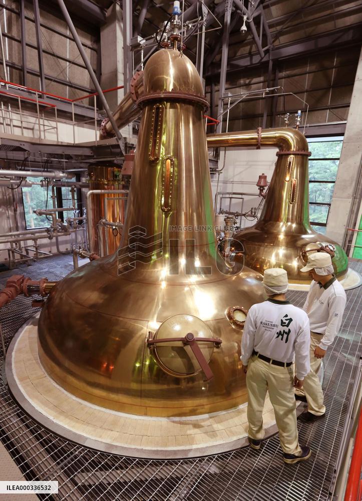 Suntory adds 4 pot stills to meet brisk whisky demand